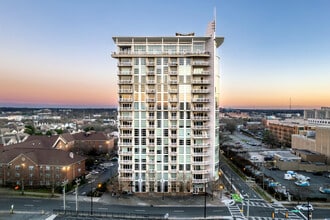Courtside Condominiums in Charlotte, NC - Building Photo - Building Photo