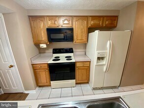 627 Deering Rd-Unit -2B in Pasadena, MD - Building Photo - Building Photo