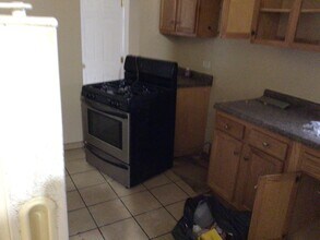 7154 S St Lawrence Ave in Chicago, IL - Building Photo - Building Photo
