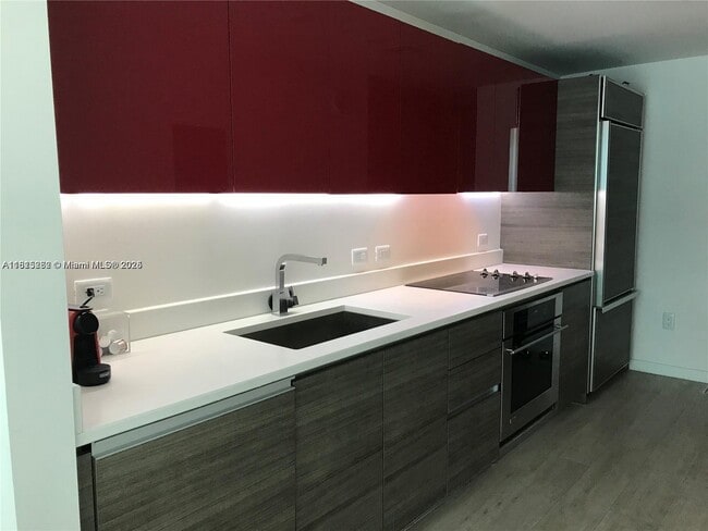 1100 S Miami Ave, Unit 2706 in Miami, FL - Building Photo - Building Photo