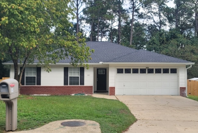 property at 141 Palmetto Dr
