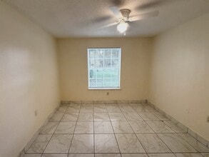 1932 Lake Atriums Cir in Orlando, FL - Building Photo - Building Photo