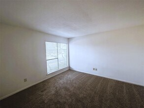 2820 S Bartell Dr in Houston, TX - Building Photo - Building Photo
