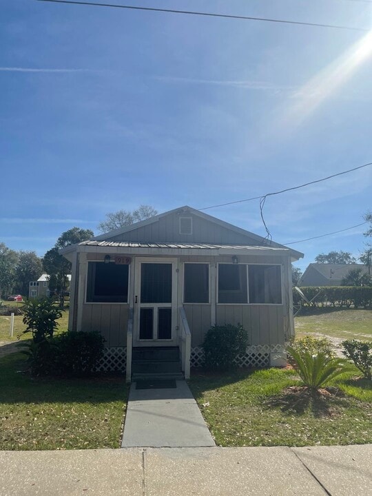 919 S Washington Ave in Apopka, FL - Building Photo