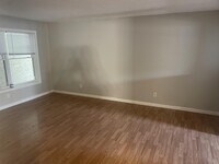 250 Herndon St photo'