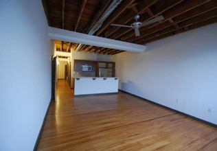 2906 W Clay St in Richmond, VA - Foto de edificio - Interior Photo