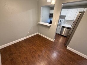 16 Erick Rd, Unit 16 in Mansfield, MA - Foto de edificio - Building Photo