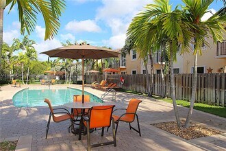 14928 SW 40th St in Miami, FL - Building Photo - Building Photo