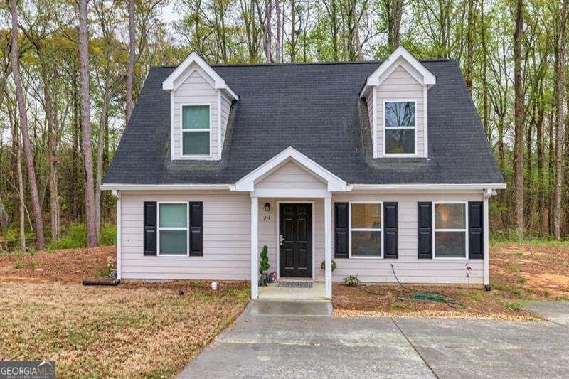 214 Walton St, Unit B104 in Loganville, GA - Building Photo