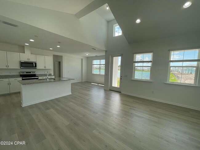 8656 Weekend Dr in Panama City Beach, FL - Building Photo - Building Photo