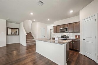 901 Euston St in Denton, TX - Building Photo - Building Photo