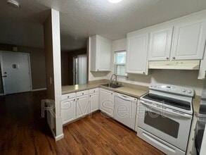 385 Camelback Rd in Pleasant Hill, CA - Building Photo - Building Photo