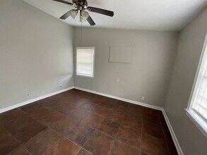 909 Alametos in San Antonio, TX - Building Photo - Building Photo