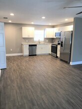 2402 Chestnut Woods Dr in Lakeland, FL - Building Photo - Building Photo