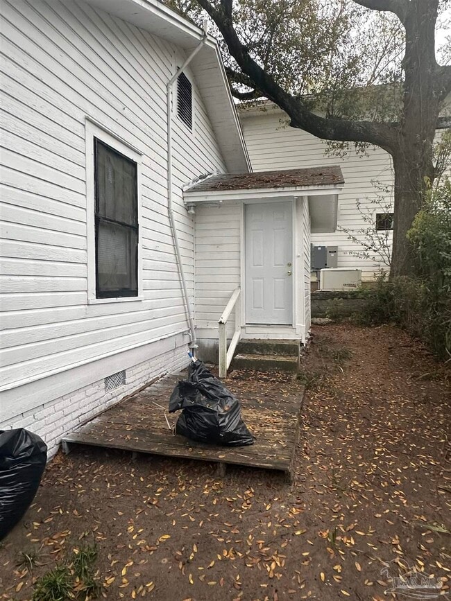 14 E Strong St in Pensacola, FL - Building Photo - Building Photo