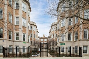 861-883 W Cornelia Ave in Chicago, IL - Foto de edificio - Building Photo