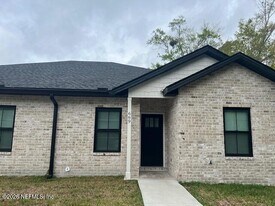 669 S Orange St in Starke, FL - Building Photo