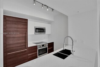 301 Altara Ave in Coral Gables, FL - Building Photo - Building Photo