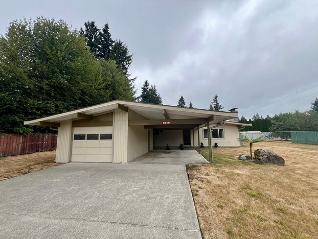 property at 4020 15th Ct NE