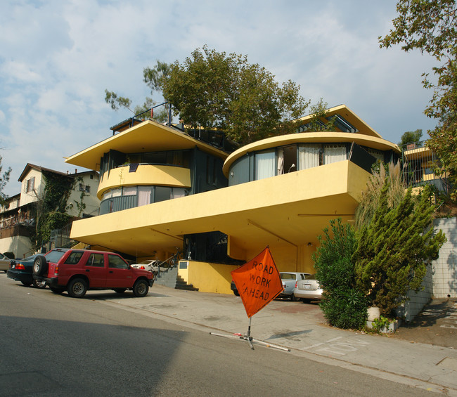 10919 Strathmore Dr in Los Angeles, CA - Building Photo - Building Photo