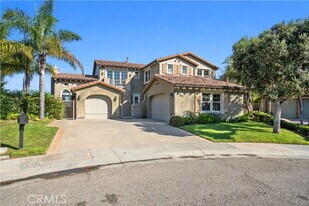 18 Via Cima in San Clemente, CA - Building Photo