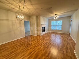 4805 W Village Way in Smyrna, GA - Building Photo