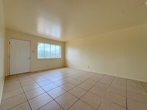 5741 Arrowhead Dr in El Paso, TX - Building Photo - Building Photo