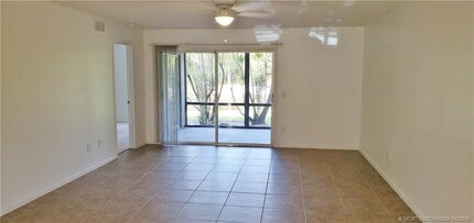 8227 SE Croft Cir in Hobe Sound, FL - Building Photo - Building Photo