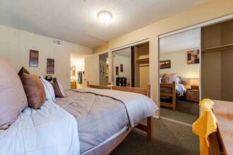 Yugo Tempe in Tempe, AZ - Building Photo - Building Photo