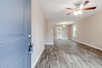 413 Hietts Ln in Clarksville, TN - Building Photo - Building Photo
