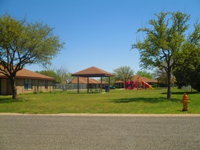 Lakeshore Village in San Angelo, TX - Building Photo - Building Photo