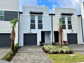 5629 Mentmore Dr in West Palm Beach, FL - Building Photo