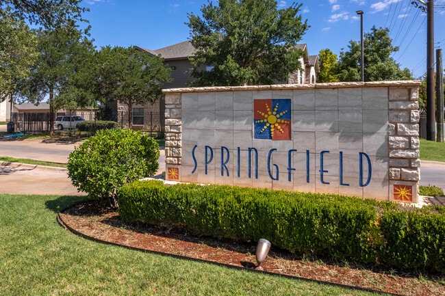 Springfield Apartments in Lubbock, TX - Foto de edificio - Building Photo