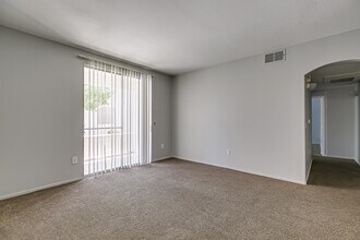 1300 S Arlington St, Unit 123 in Las Vegas, NV - Building Photo - Building Photo
