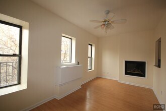 342 W 47th St in New York, NY - Building Photo - Building Photo