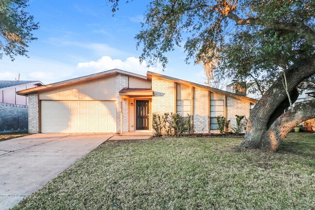 property at 15614 Mendocino Dr