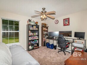 8816 Spring Grove N in Mobile, AL - Foto de edificio - Building Photo