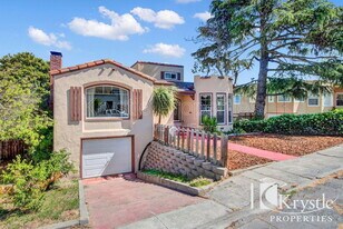 42 D St in Vallejo, CA - Building Photo