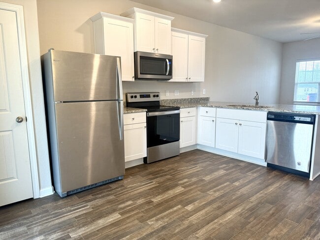 231 Chandler Ct in Sanford, NC - Building Photo - Building Photo