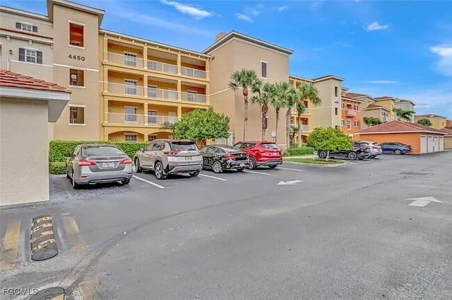 4450 Botanical Pl Cir, Unit 301 in Naples, FL - Building Photo - Building Photo