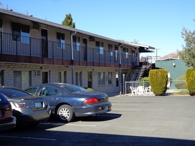 Winnie Lane Apartments in Carson City, NV - Foto de edificio - Building Photo