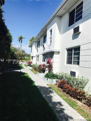 1995 Marseille Dr-Unit -7 in Miami Beach, FL - Building Photo - Building Photo
