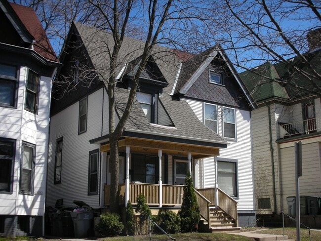 property at 2724 N Murray Ave