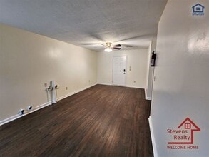 246 Dogwood Pointe Dr in McMinnville, TN - Foto de edificio - Building Photo