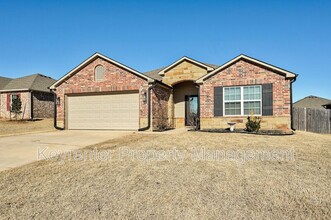 2029 West Antler Way in Mustang, OK - Building Photo - Building Photo