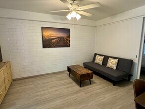 410 Nahua St, Unit 104 in Honolulu, HI - Foto de edificio - Building Photo