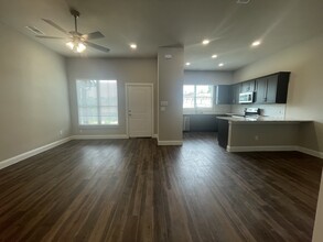 Stone Lake Townhomes in Weatherford, TX - Building Photo - Building Photo