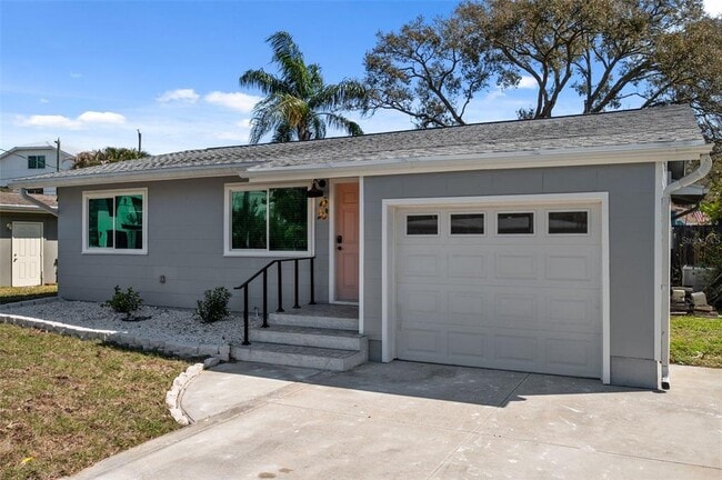 1841 Douglas Ave in Dunedin, FL - Building Photo - Building Photo