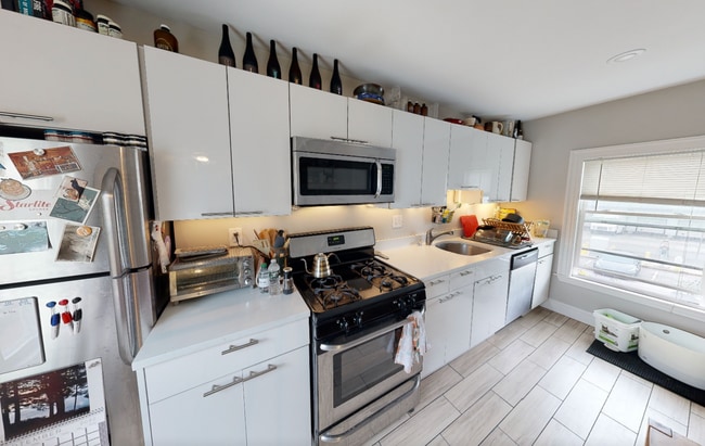 15 Pleasant St, Unit 2