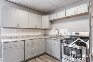 2132 W Iowa St in Chicago, IL - Building Photo